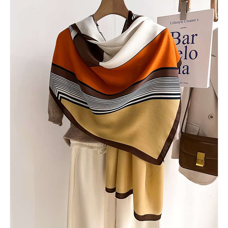 Color-Block Comfortable Luxury Scarf image 9