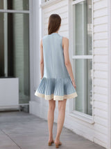 Sleeveless Pleated Dress with Contrasting Hem image 4
