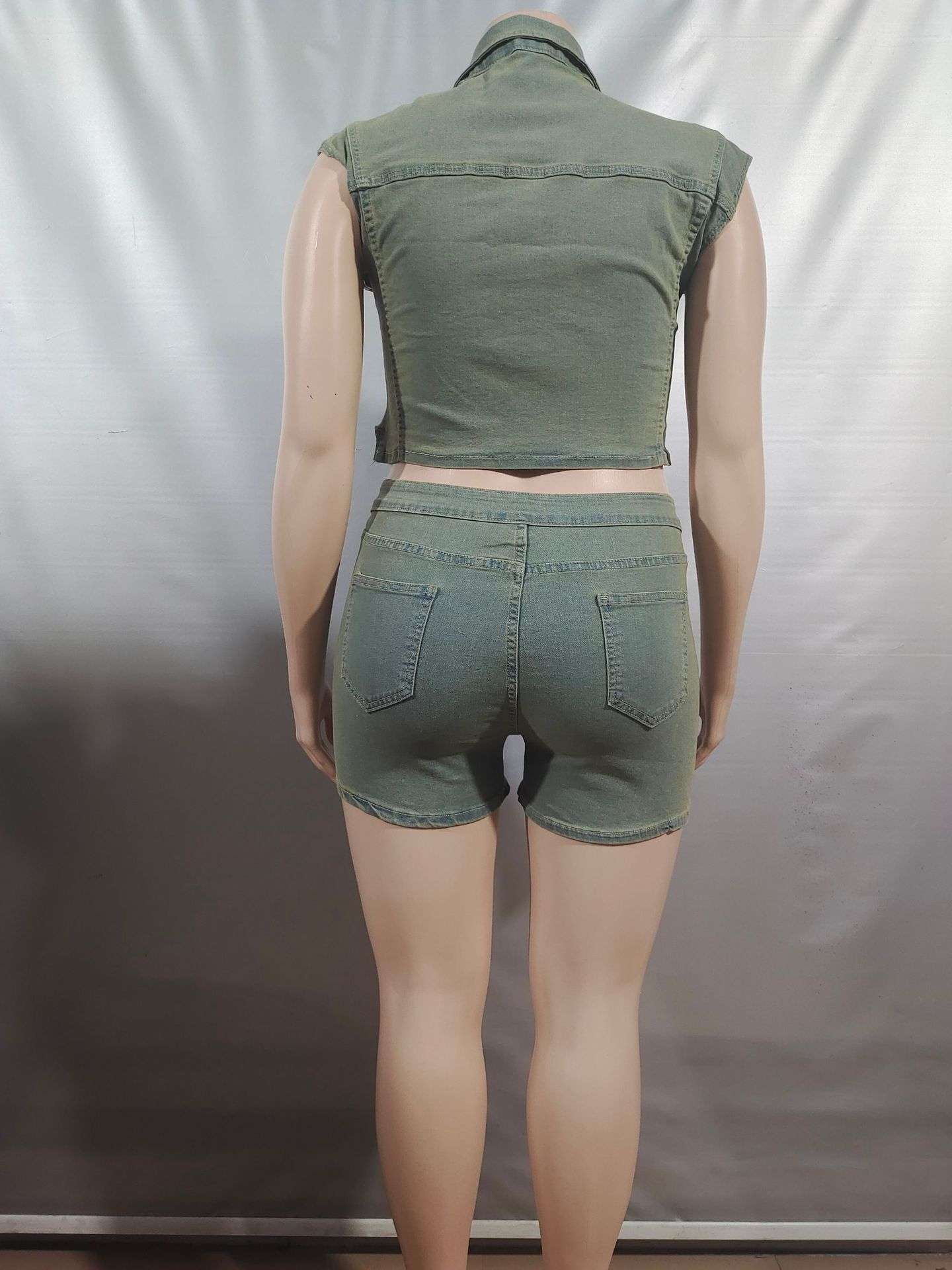 Trendy Two-Piece Set with Cropped Top & Shorts image 6