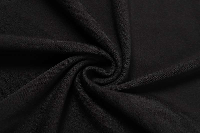 Elegant Evening Gown with Shoulder Detail image 3