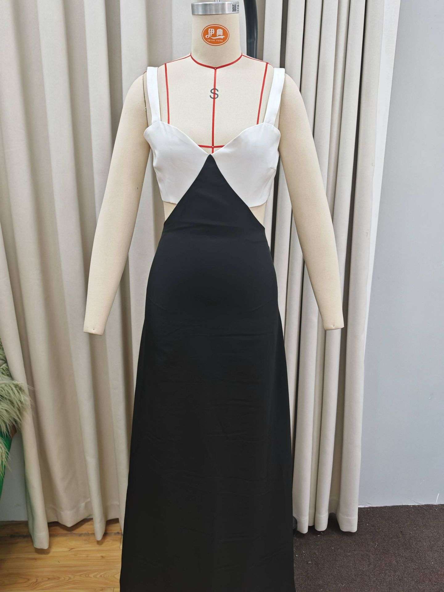 Chic Black & White Cutout Maxi Dress image 3