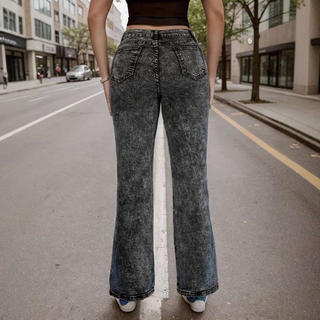 Straight-Leg Jeans with Snap Button Detailing image 4