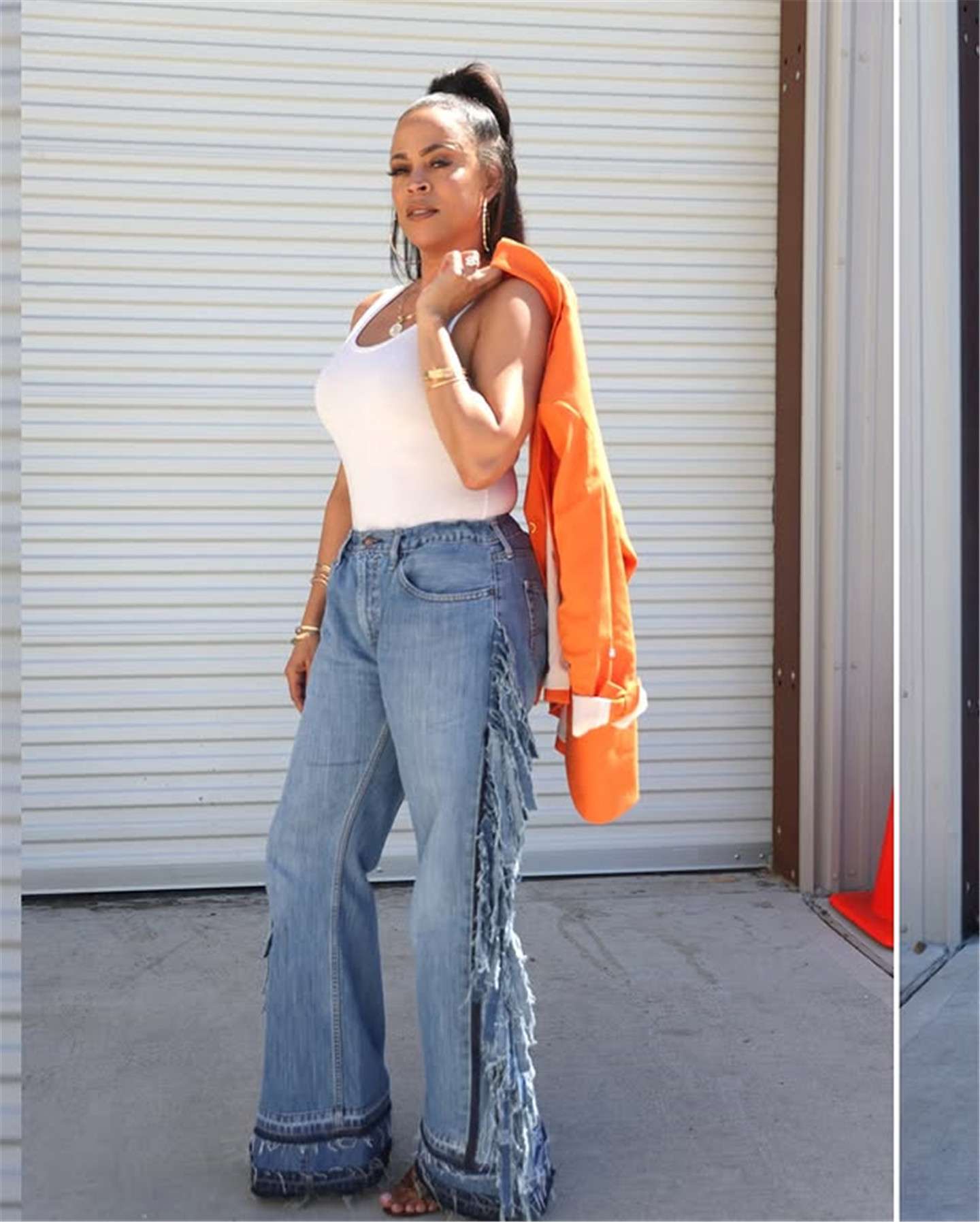 Wide-Leg Frayed Denim Pants image 2