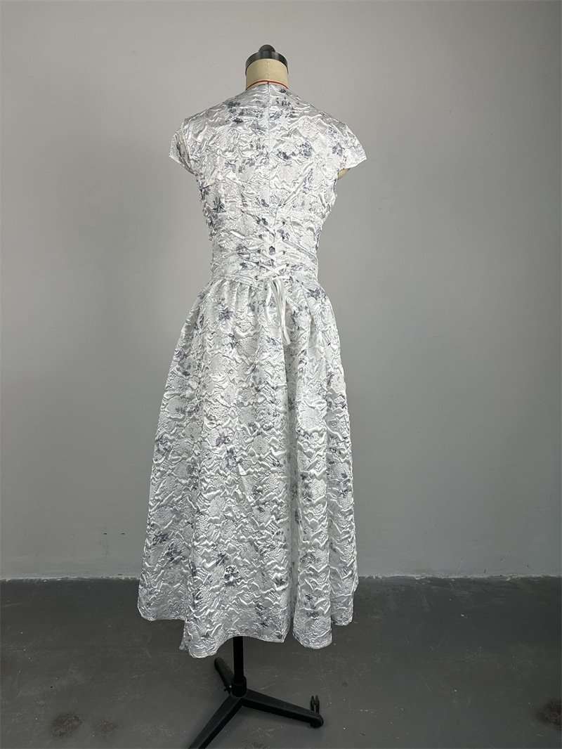 Floral Jacquard Midi Dress image 4