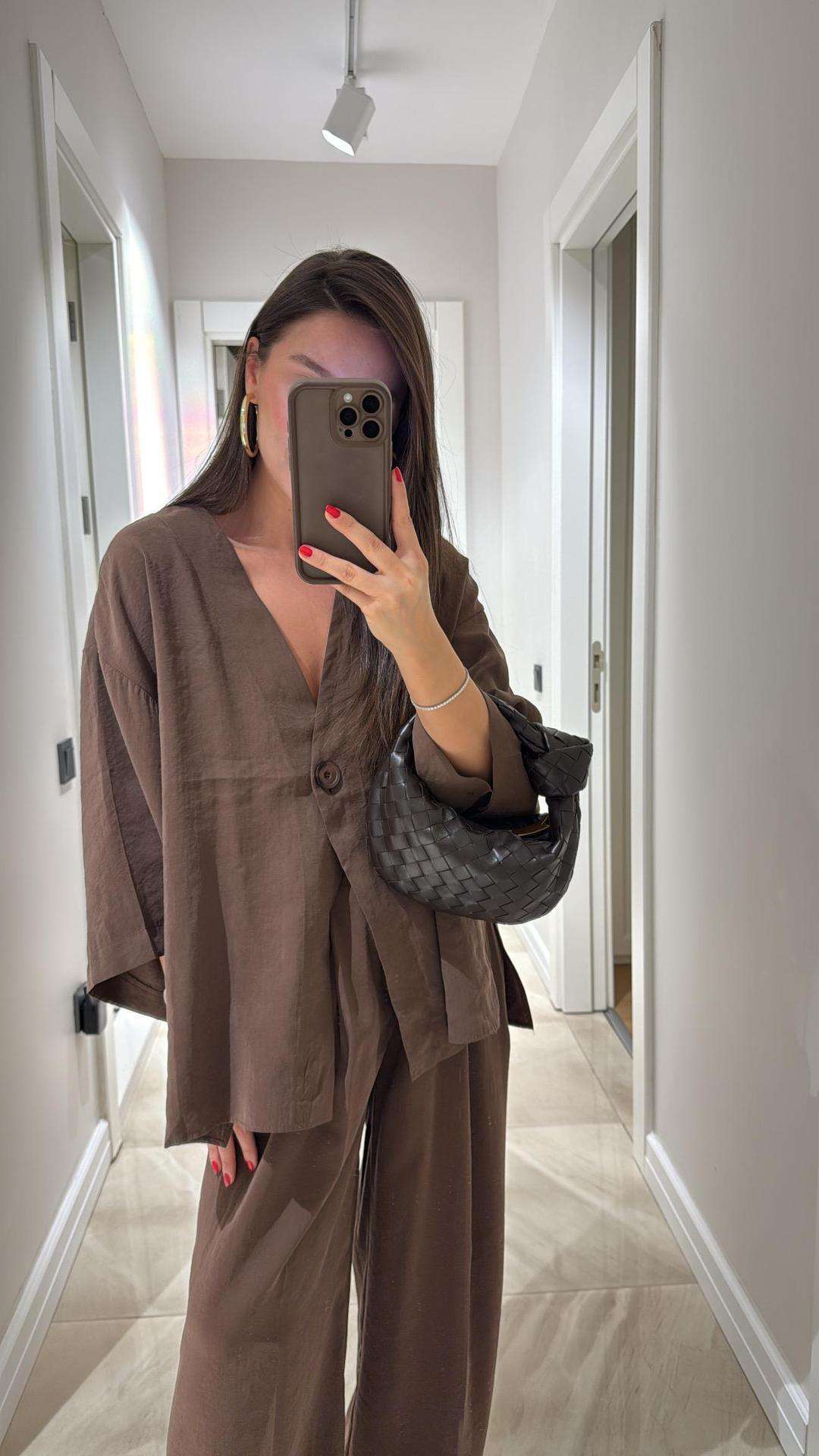 Chic Casual Asymmetrical Cropped Top & Pants image 4