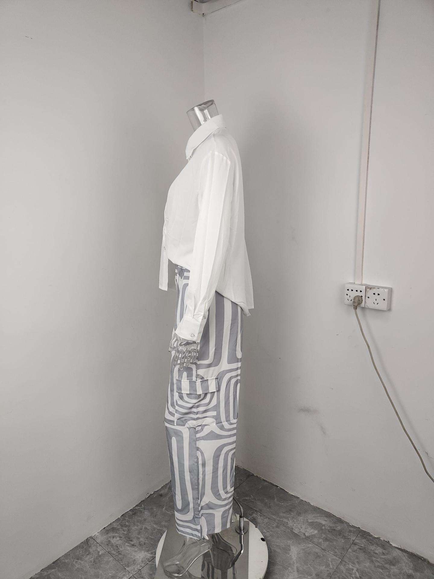 Button-Down Shirt with Patterned Wide-Leg Pants image 2