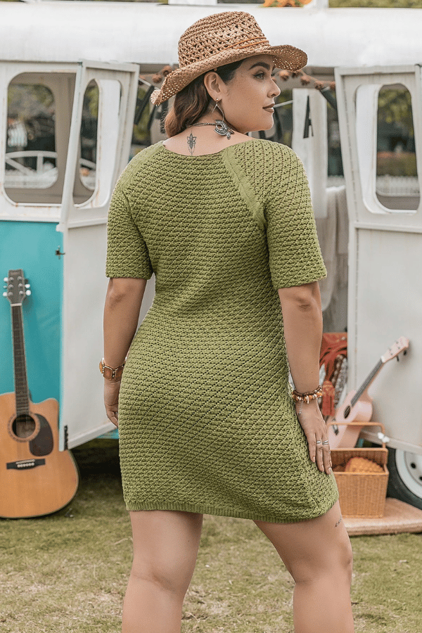 Plus Size Crew Neck Knitted Dress. image 0