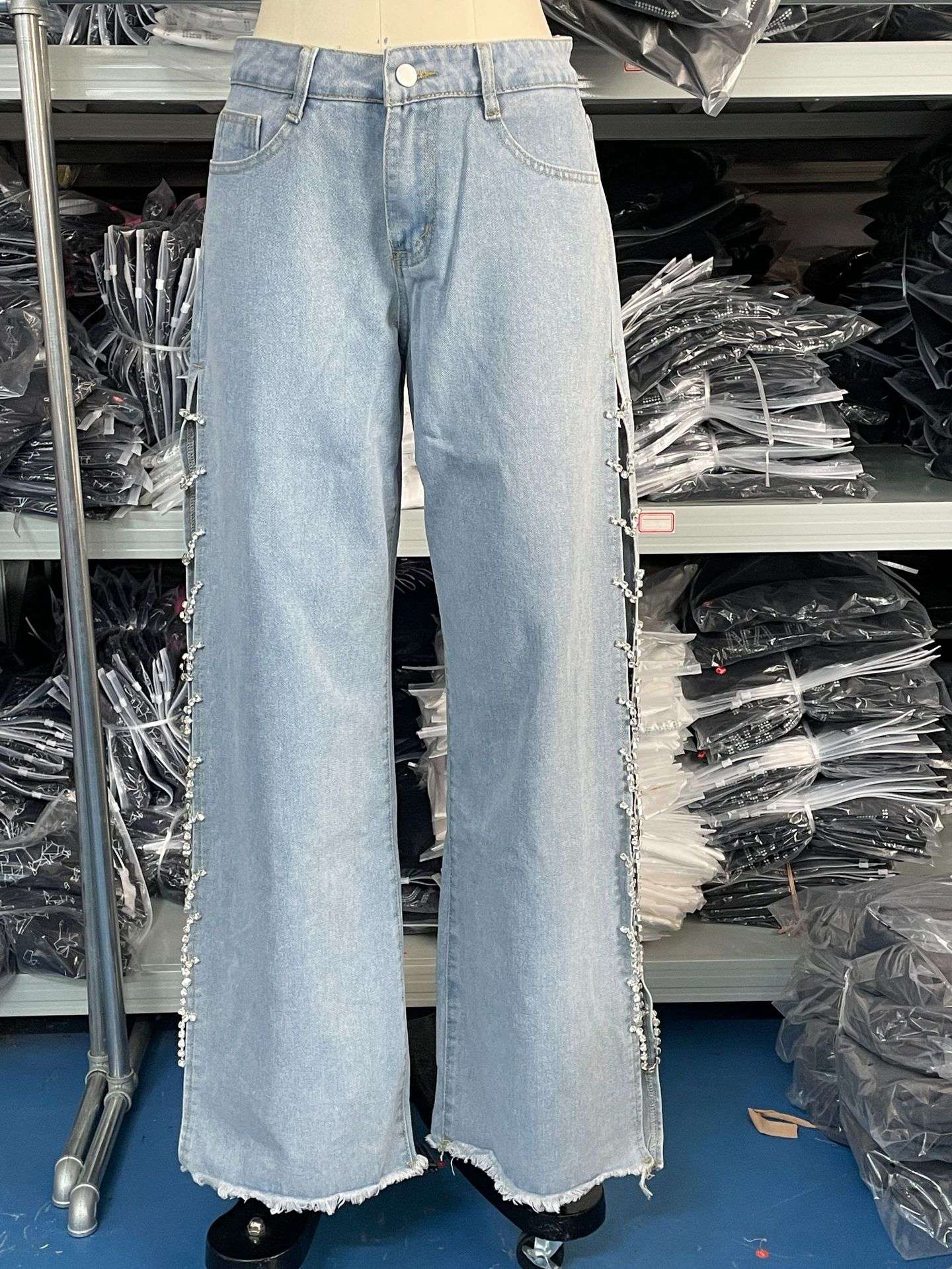 Wide-Leg Jeans with Frayed Hem image 2