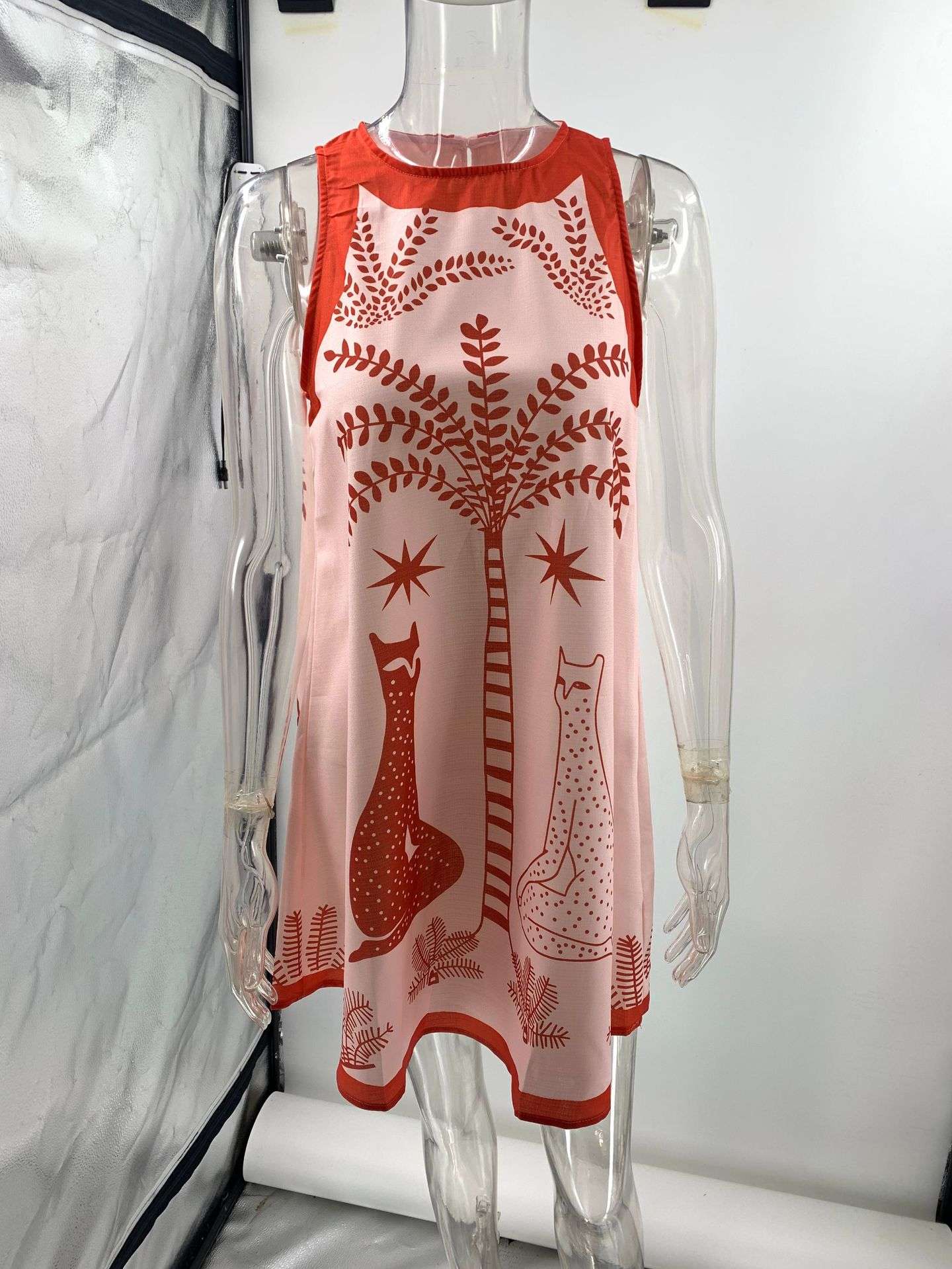 Tropical-Print Sleeveless Dress image 4