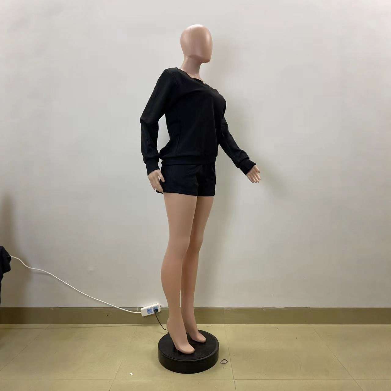 Casual Athletic Outfit image 3