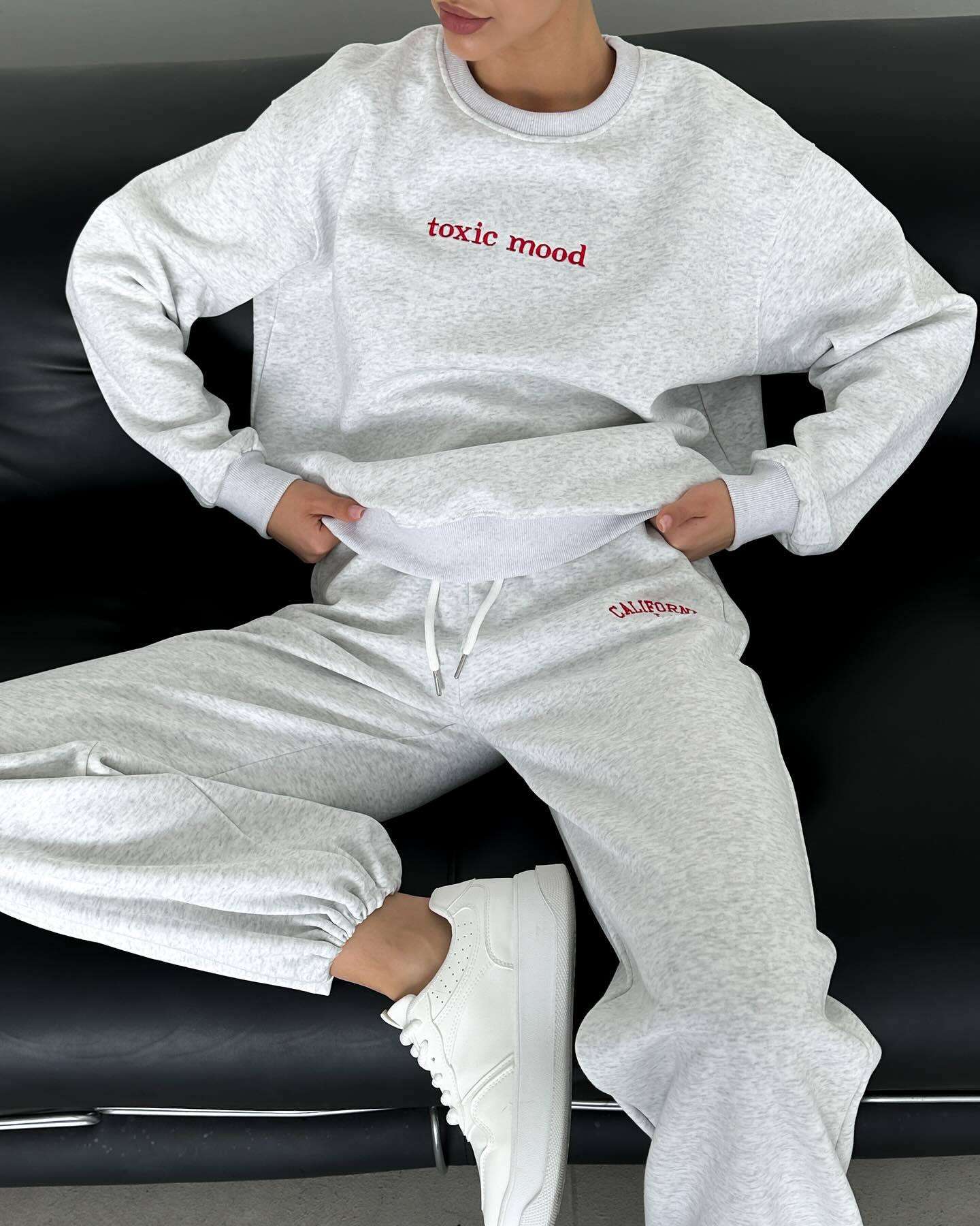 Relax Fit Crew Neck Printed Sweatshirt image 1
