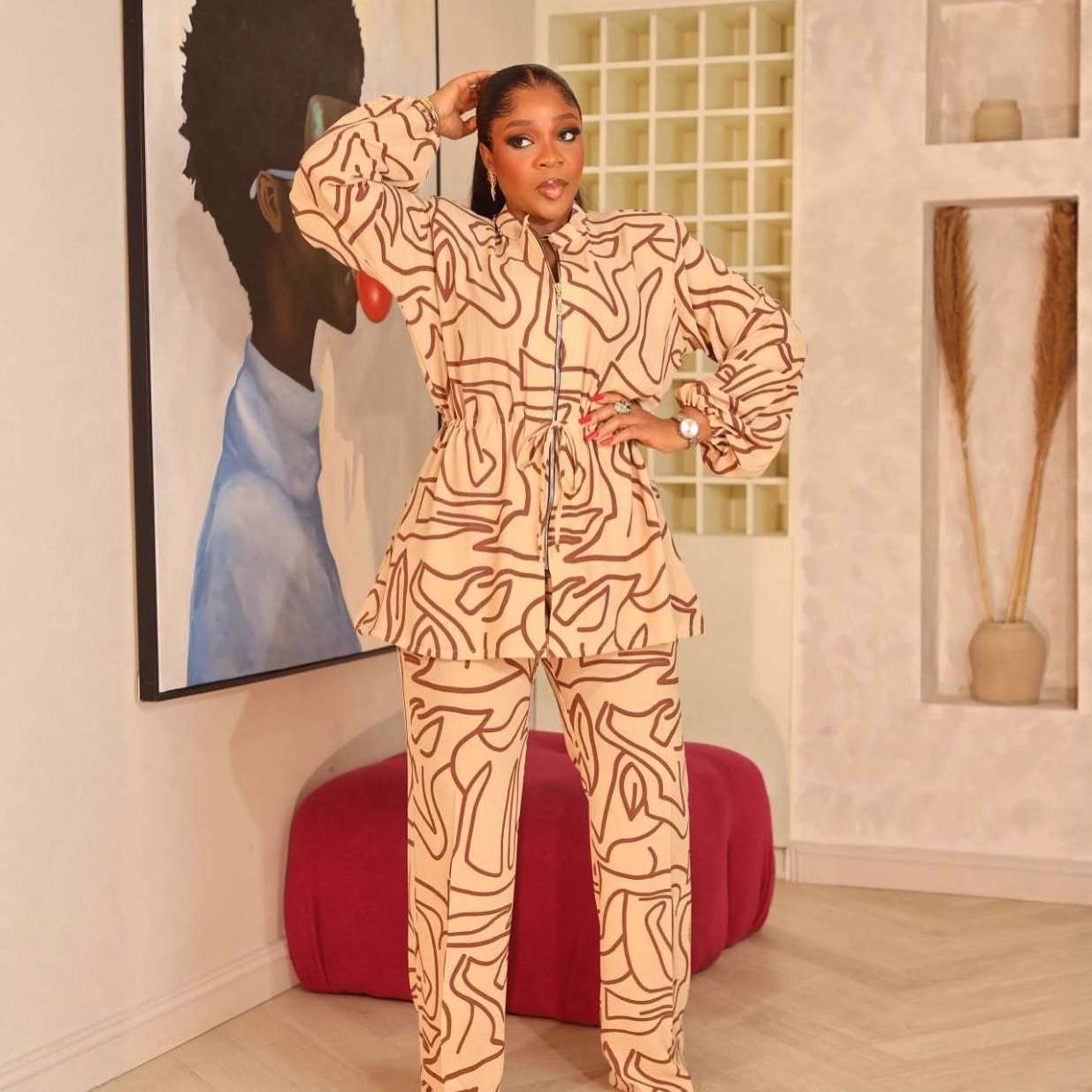 Abstract Pattern Set with Zipper Detail - L, Beige image