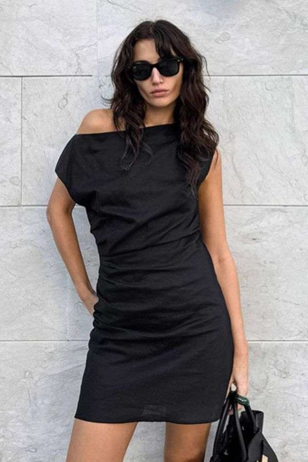 Black One-Shoulder Ruched Mini Dress - M, Black image
